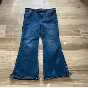 American Eagle 18 Super Hi Rise Flare jeans